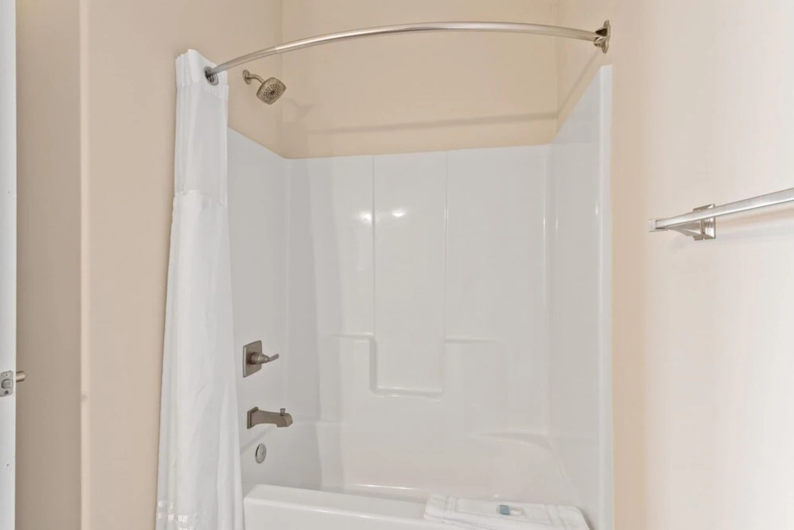 Deluxe 2 Bedroom Villa Lakefront