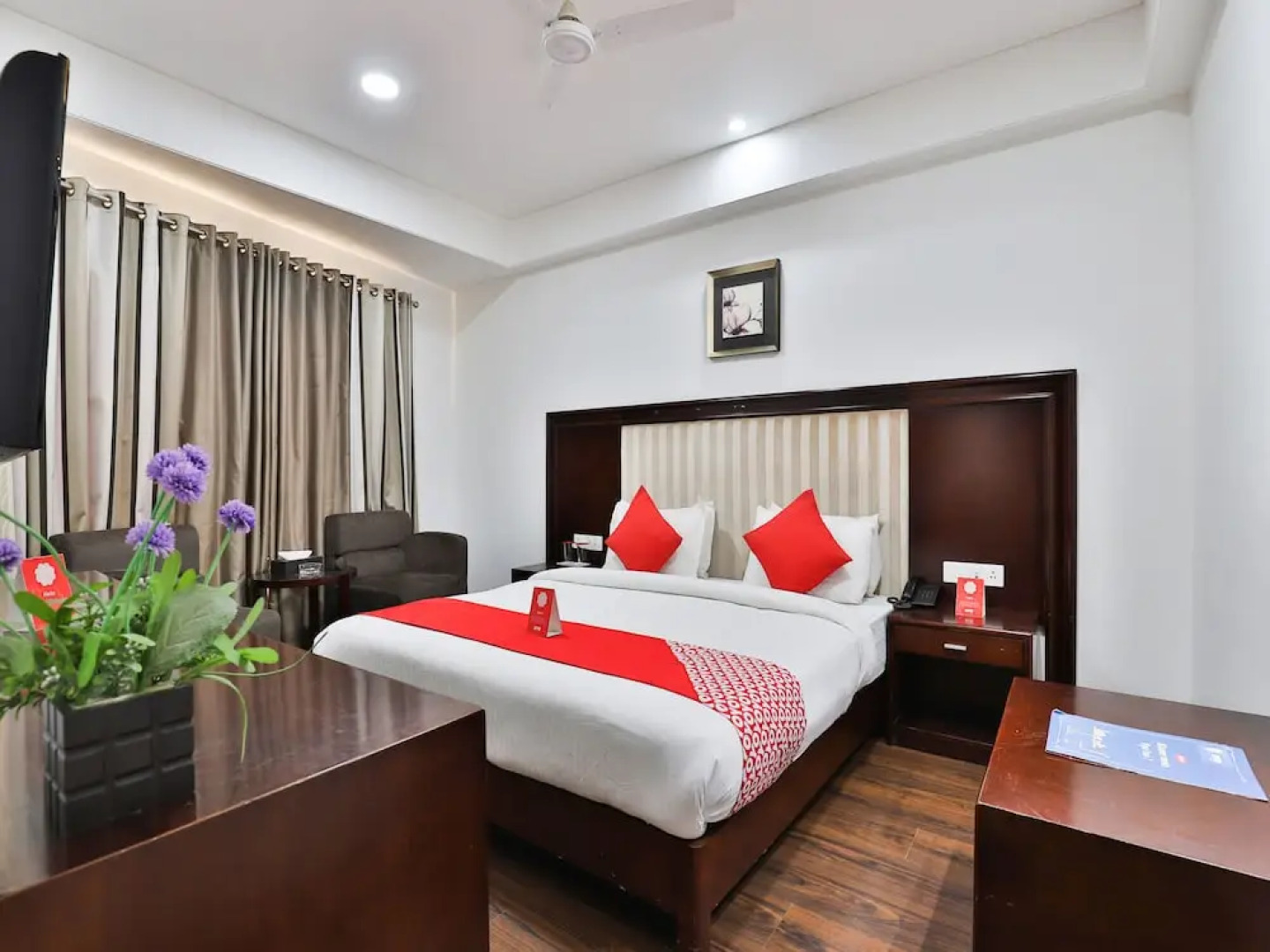 OYO 4938 Hotel Dev Aadi