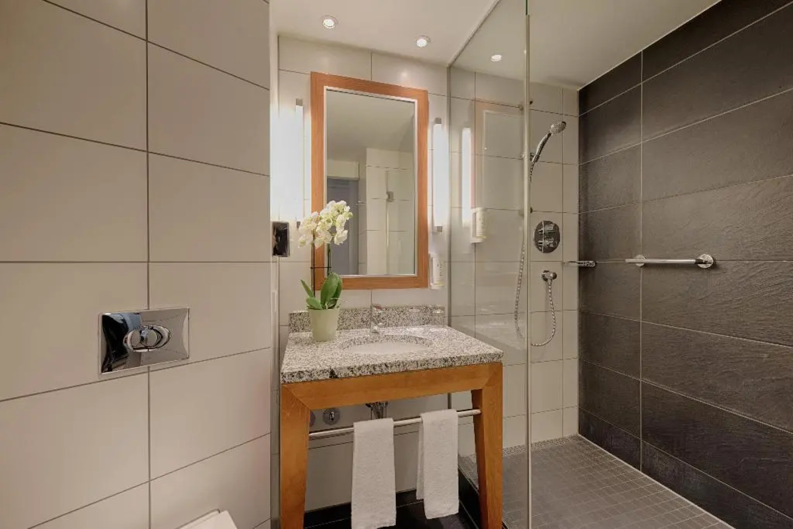 Отель Premier Inn Berlin Alexanderplatz