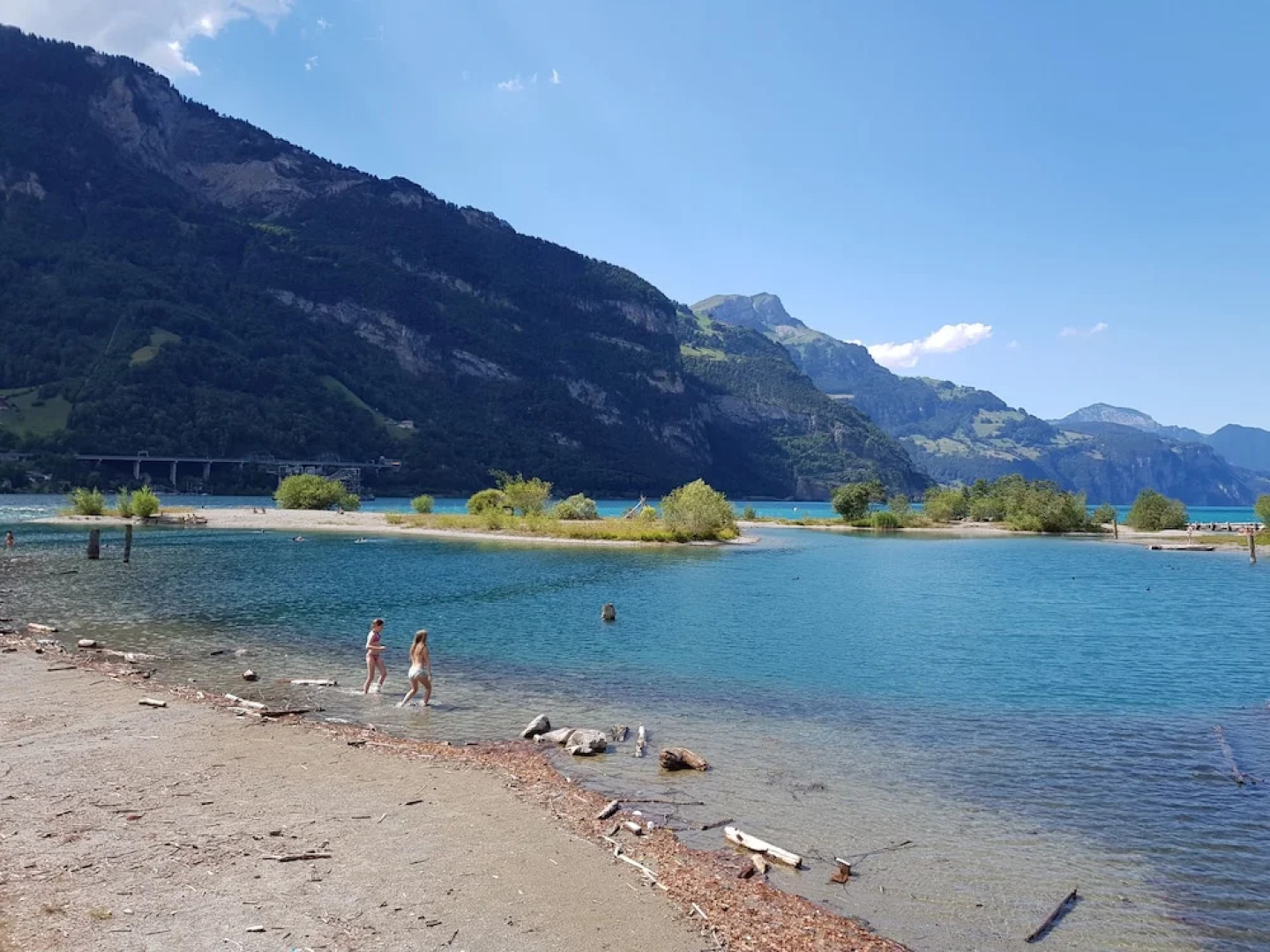 Two-bedroom Apartment for 4-5 Guests With Lake and Mountain Views