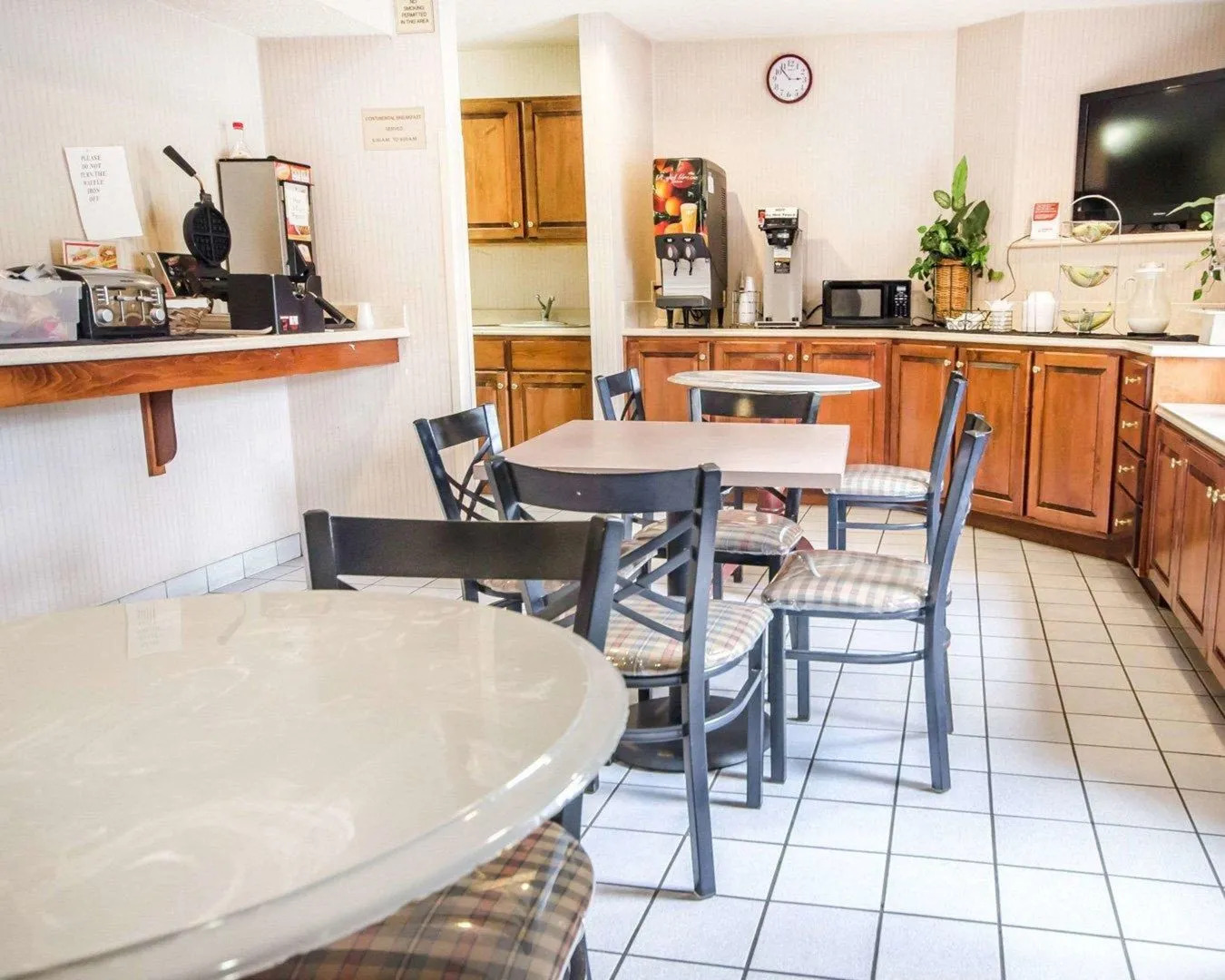 Econo Lodge London North