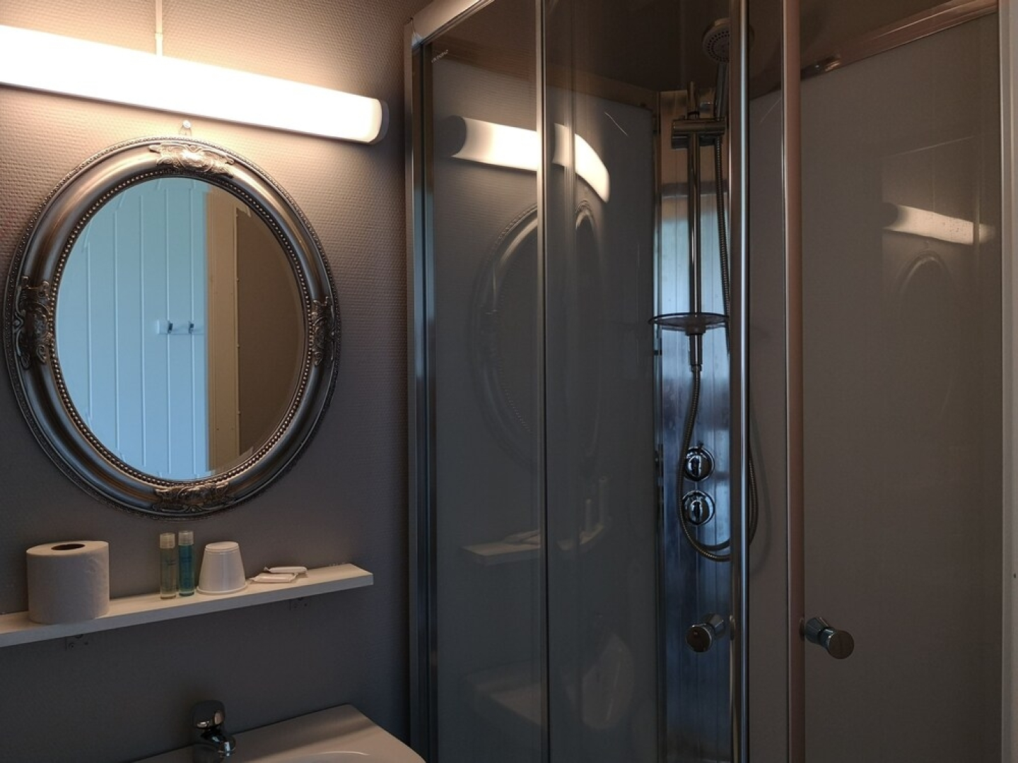 Camp Elvemo by Tjeldsundbrua