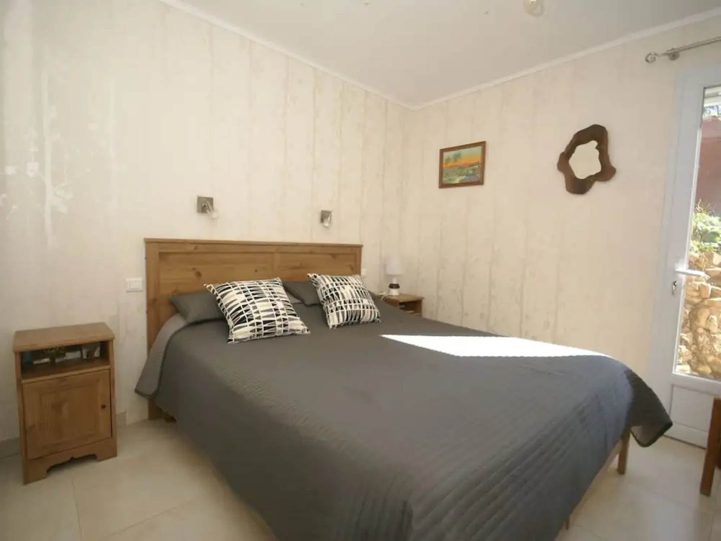 Cozy Holiday Home in Carqueiranne With Swimming Pool