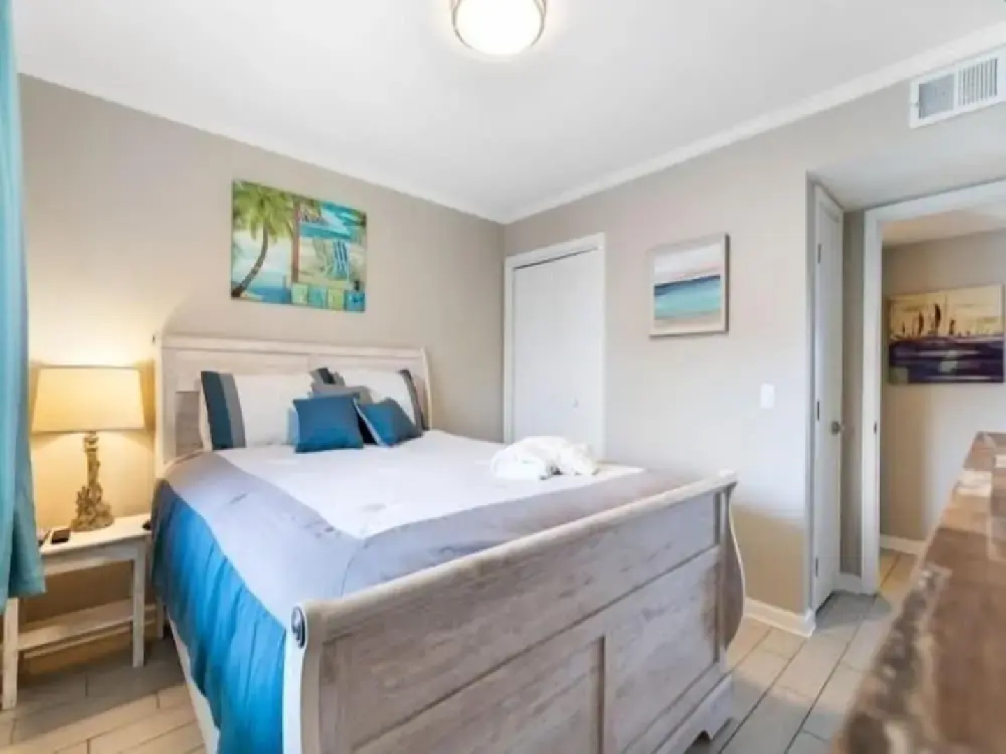 Ocean Time - Steps To The Beach! Carolina Beach Charm Surrounds You When Your On Ocean Time! 2 Bedroom Condo by Redawning