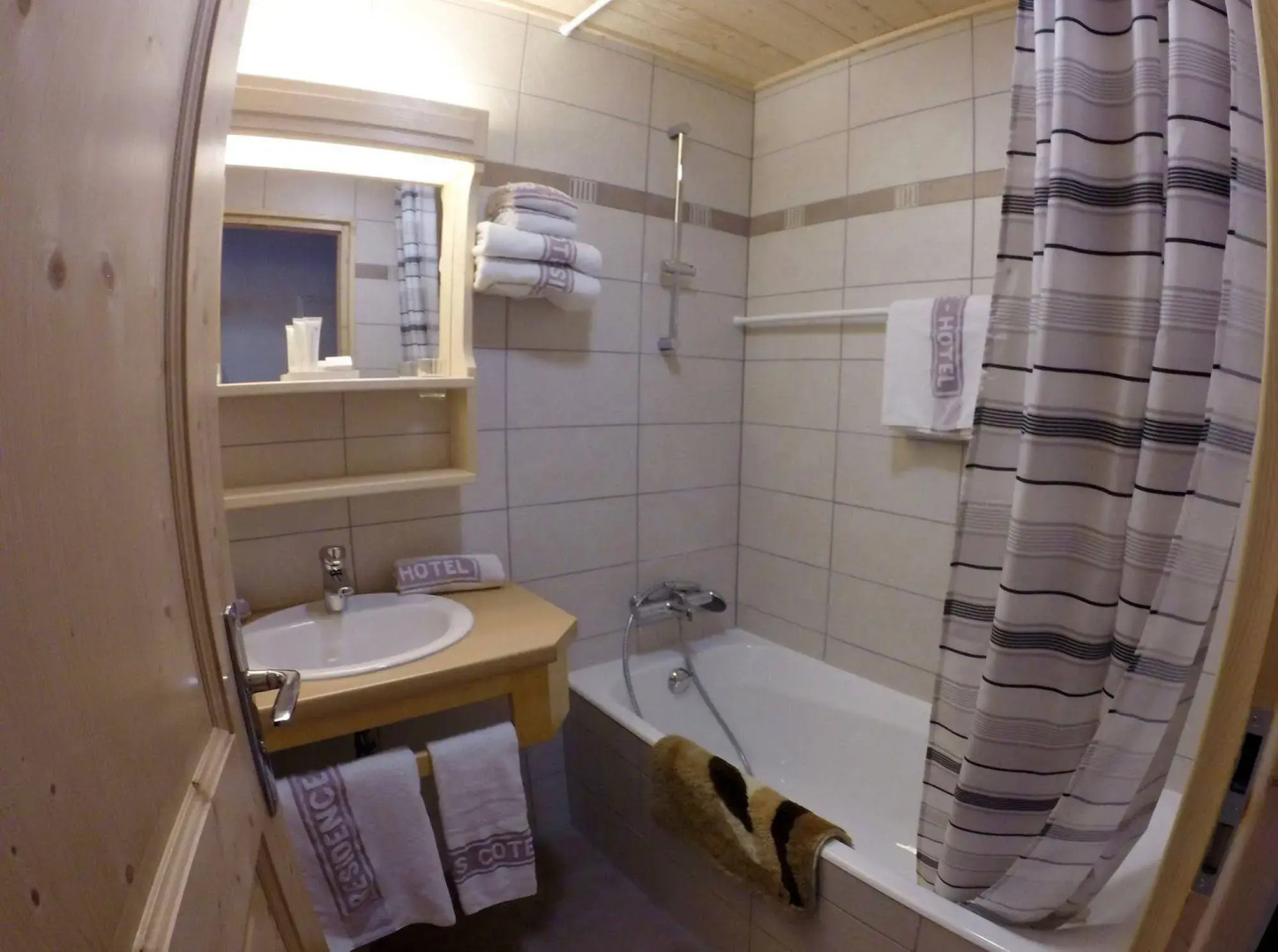 Hôtel Loisirs Les Côtes, Résidence et Chalets