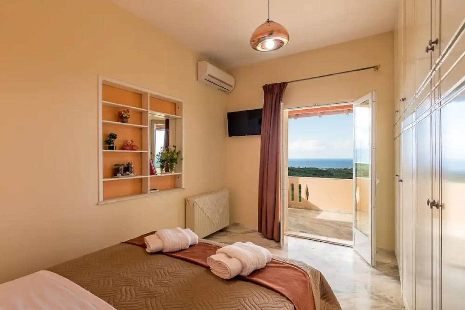 Chania Poolside Resort - Panoramic Seaview Lodging