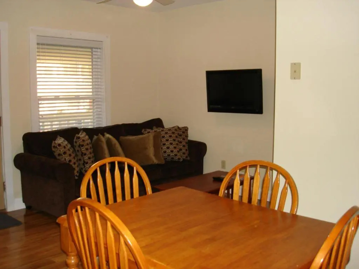 Copley LaReine Motel