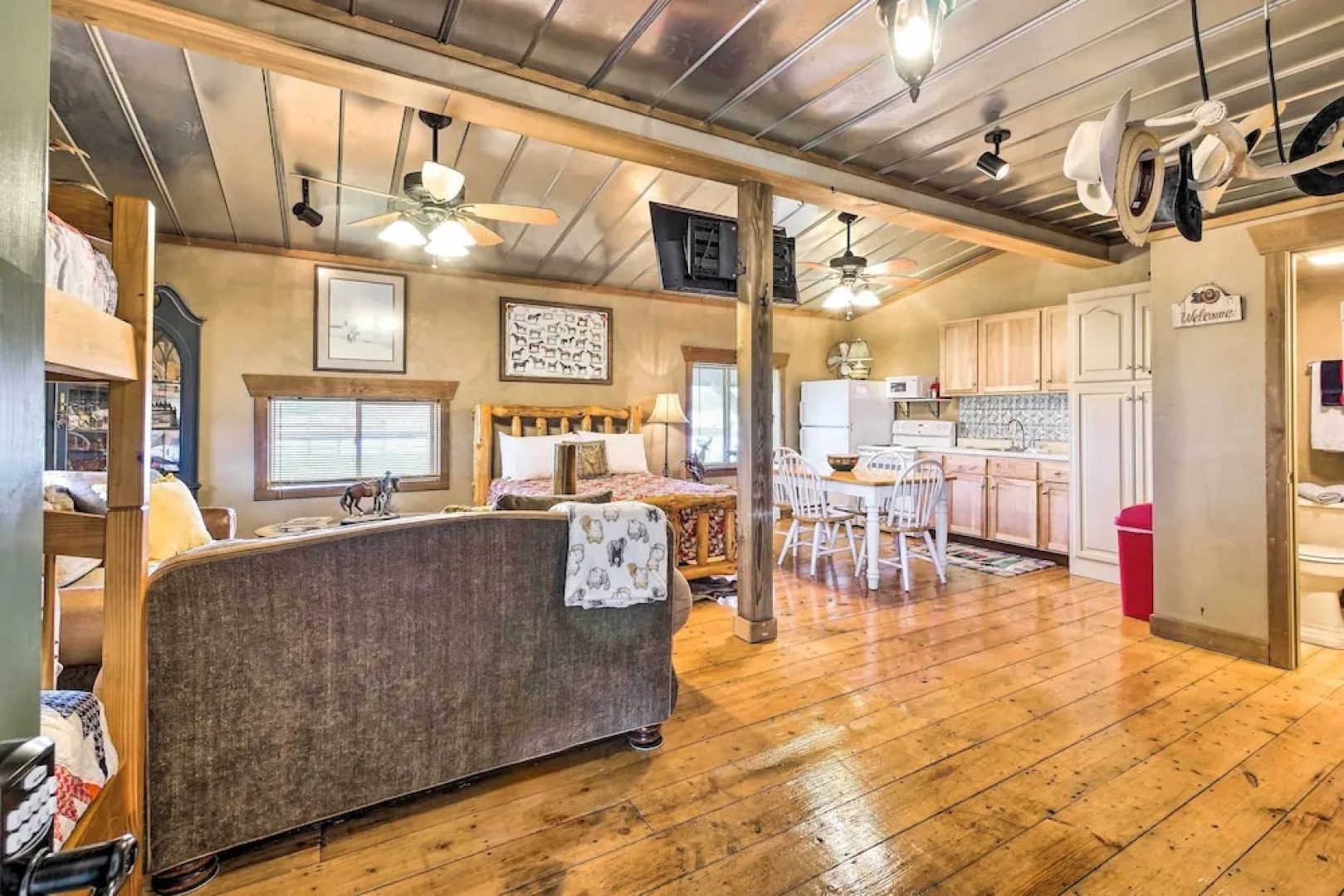 Renovated Bunkhouse on 12-acre Horse Farm!
