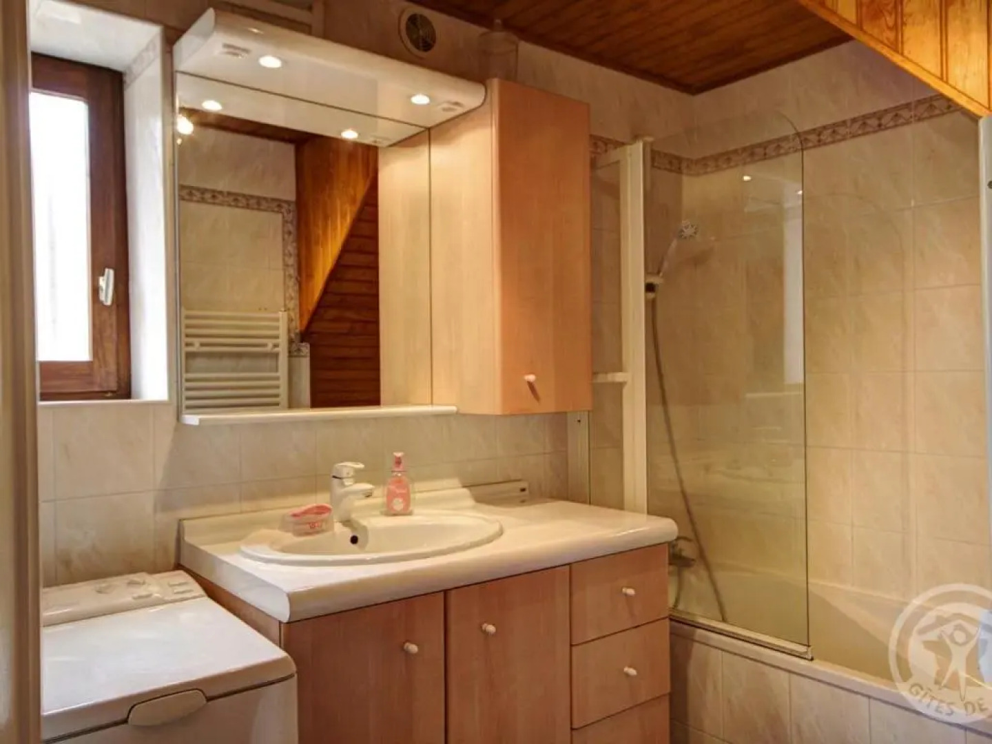 Gîte Belmont-de-la-Loire, 4 pièces, 8 personnes - FR-1-496-32