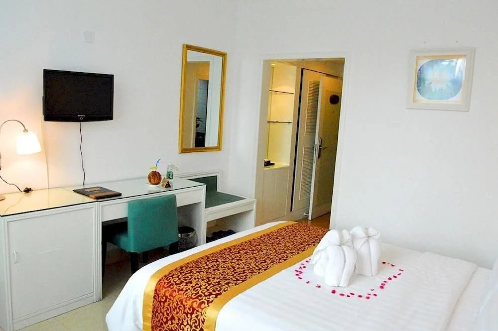 Xinglong Pearl Hot Spring Hotel