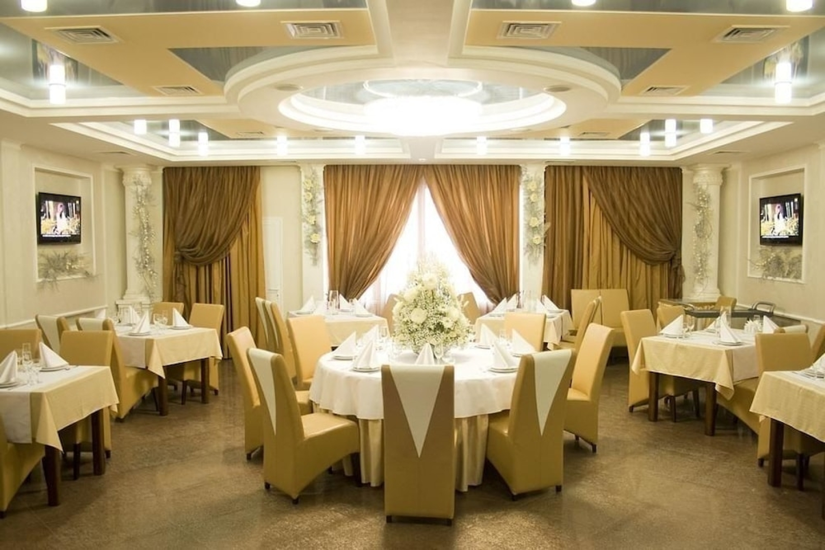 Отель «Страйк»