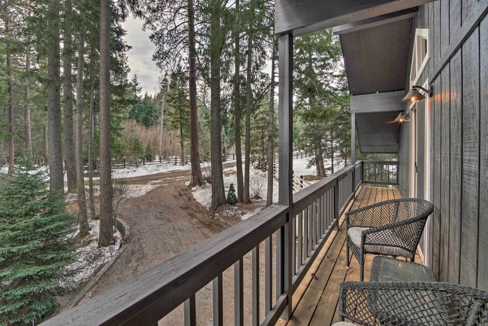 Modern Cabin - 2 Mi to Speelyi Beach!