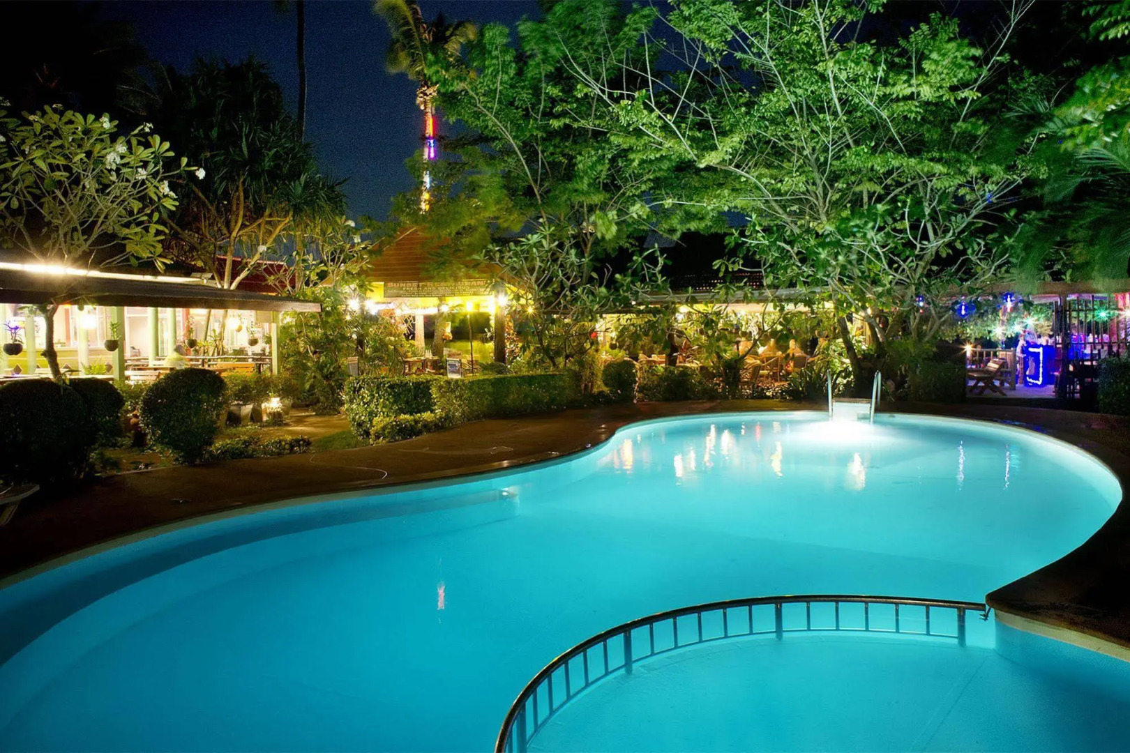 Lanta Pavilion Resort