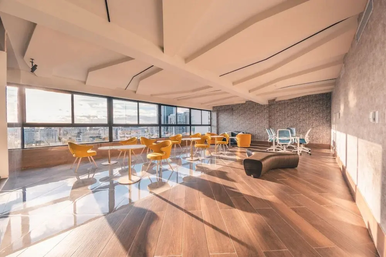 Regatta Living Hotel By Mint