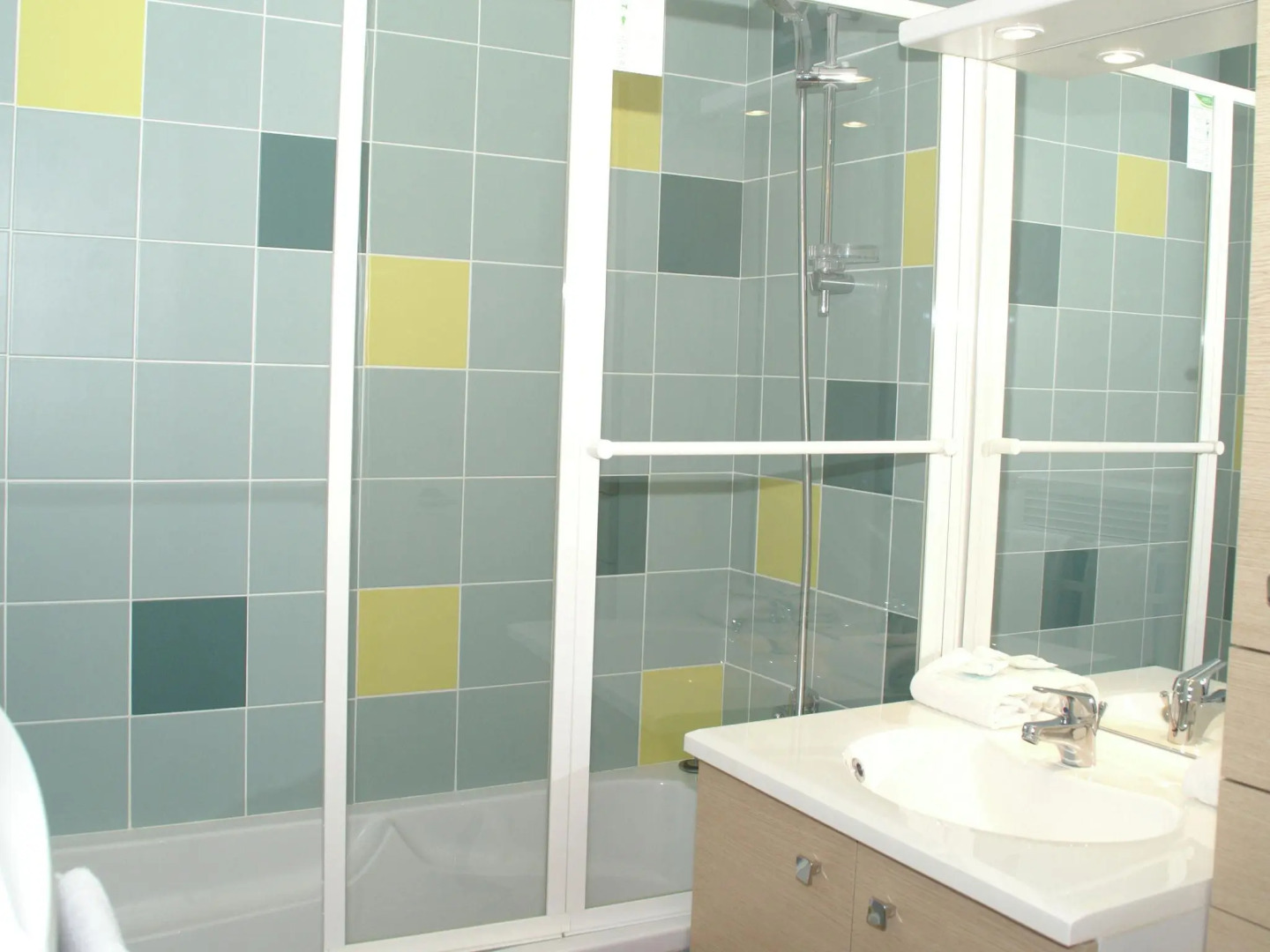 Nicely maintained apartment 100 meters from the beach of Guidel