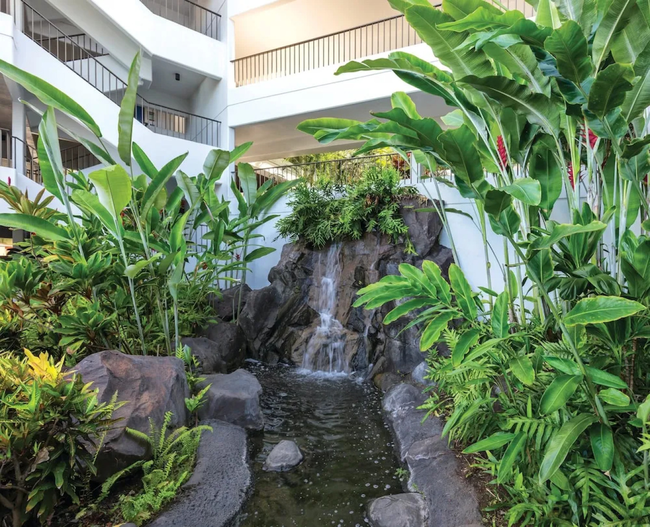 Royal Sea Cliff Condo