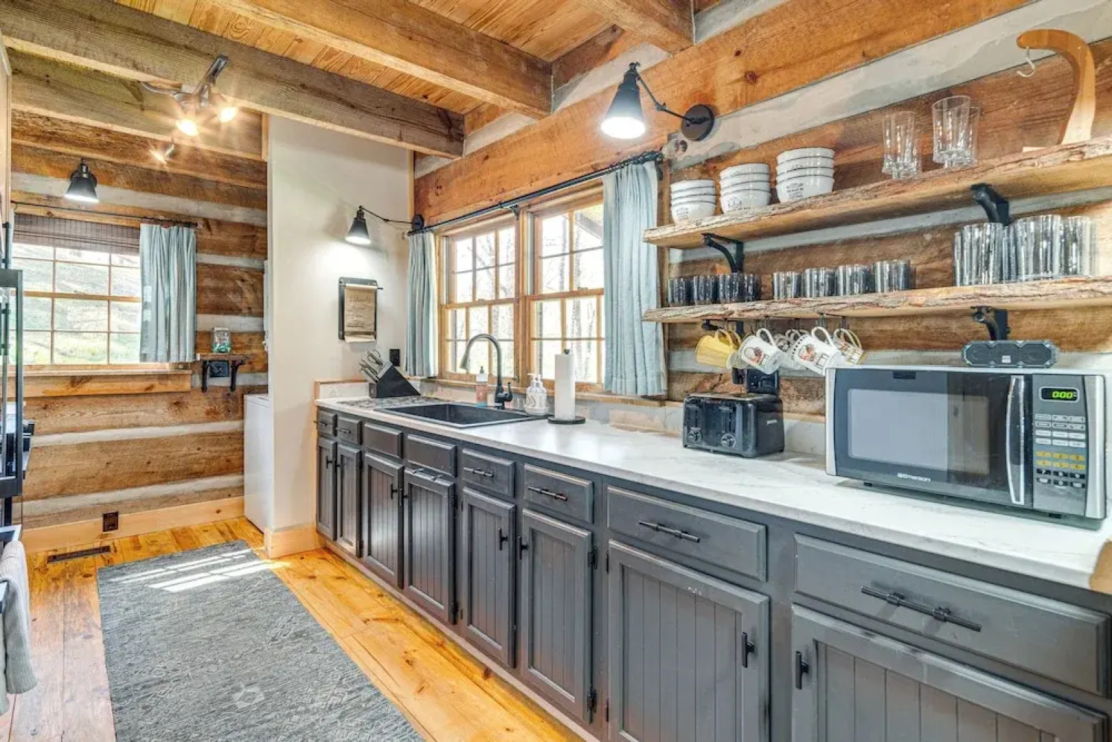 Hot Tub, Fire Pit & Creek Access: Whittier Cabin!