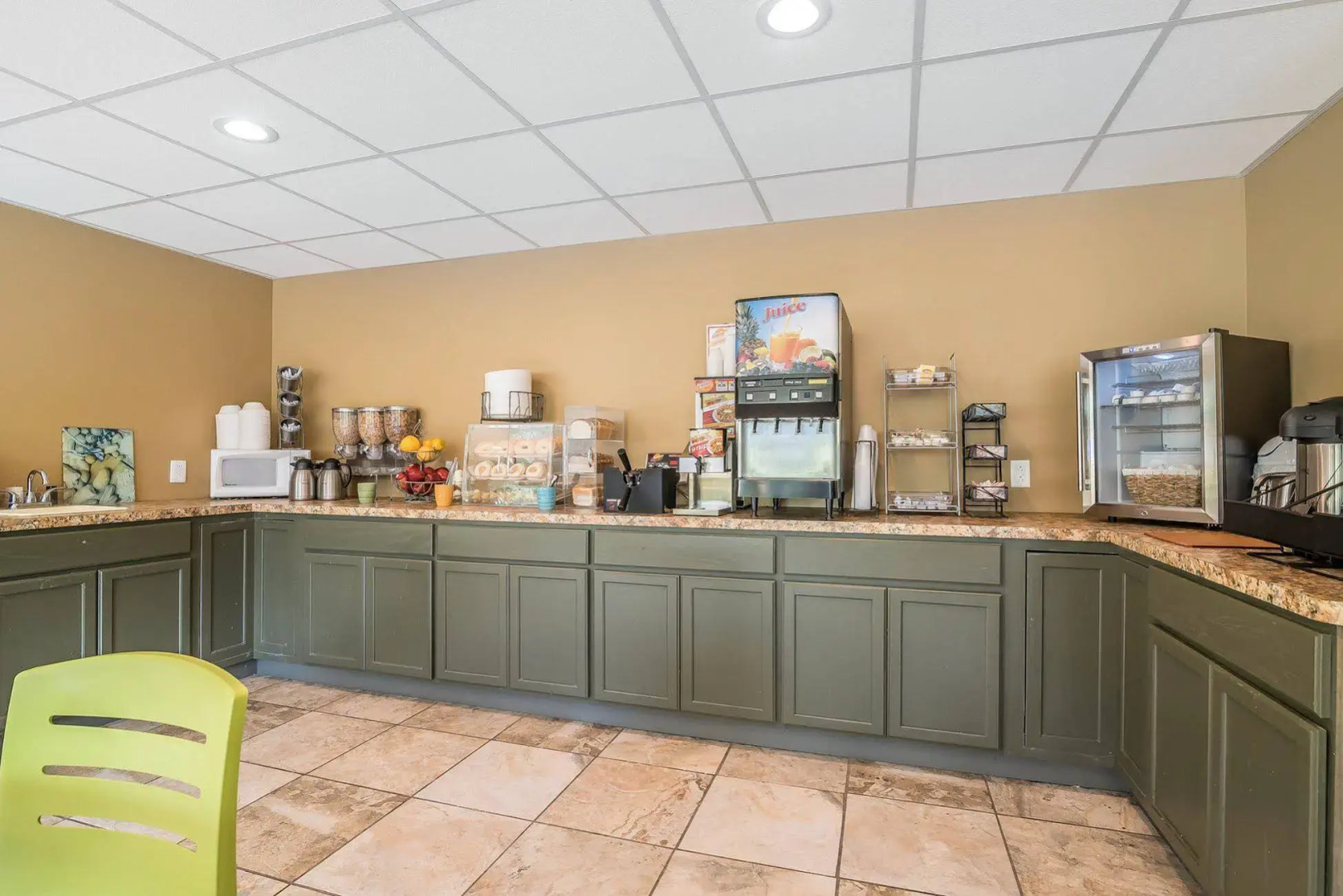 Econo Lodge Inn & Suites Binghamton