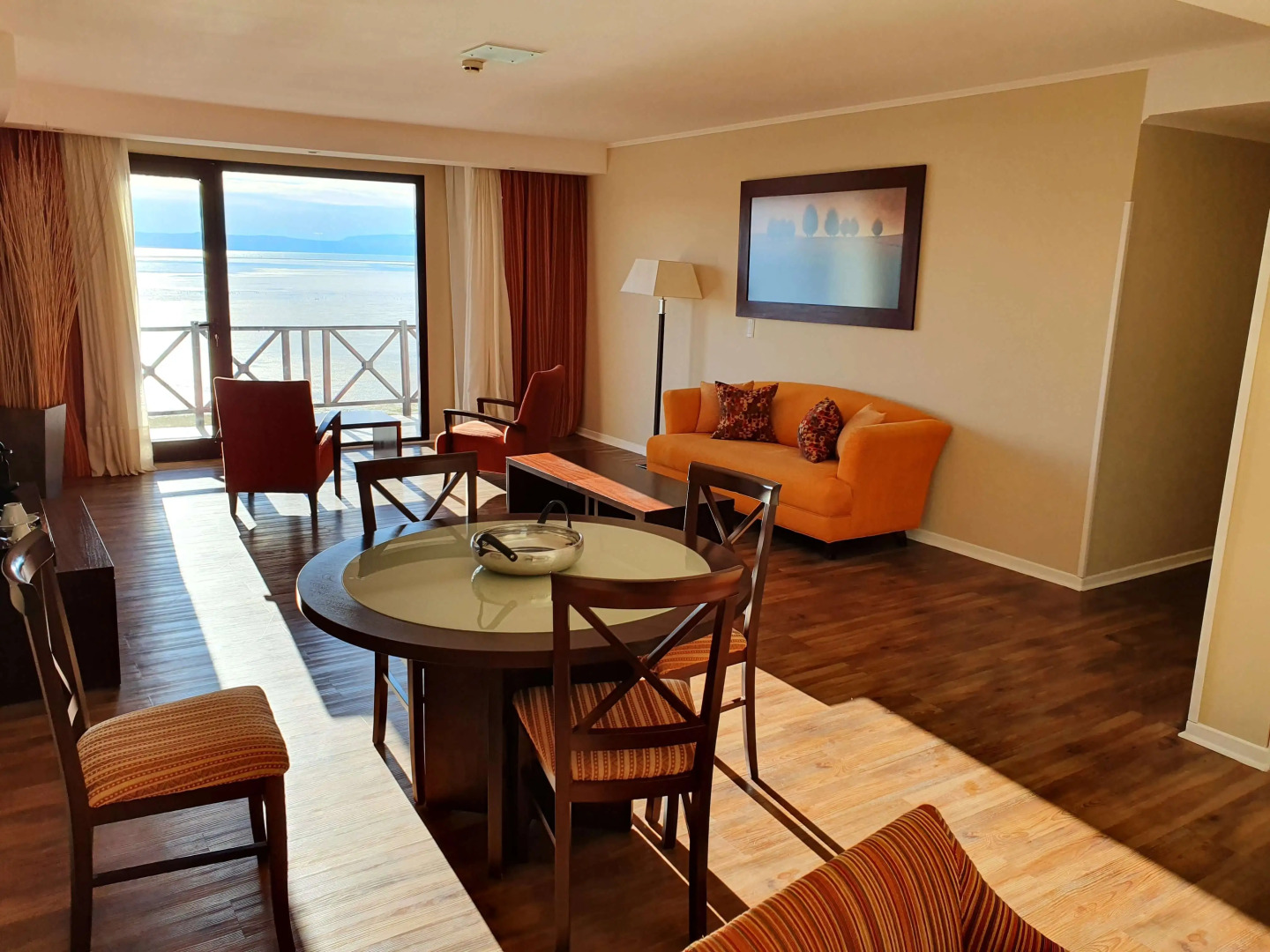 Xelena Hotel & Suites