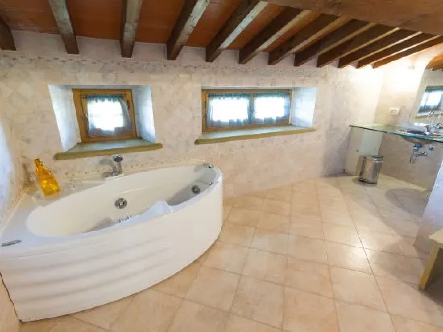 Tenuta La Lupa Country Hotel