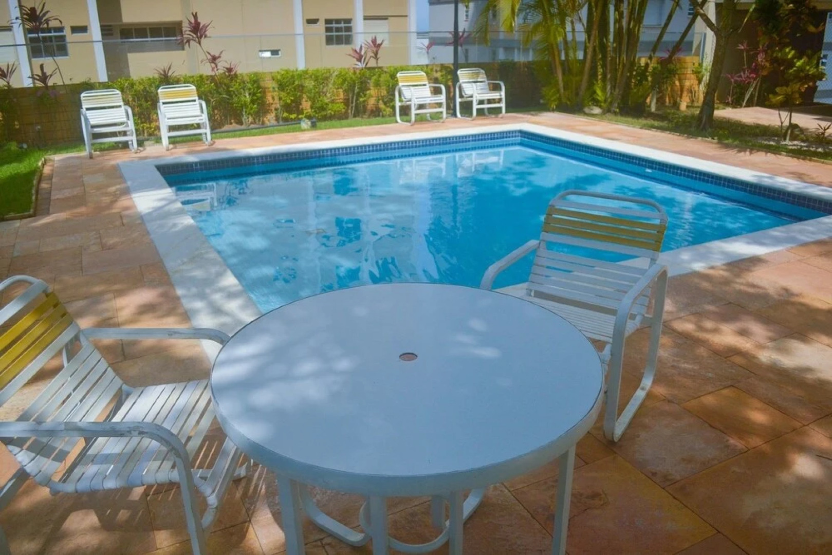 150m da praia com piscina aquecida e sauna