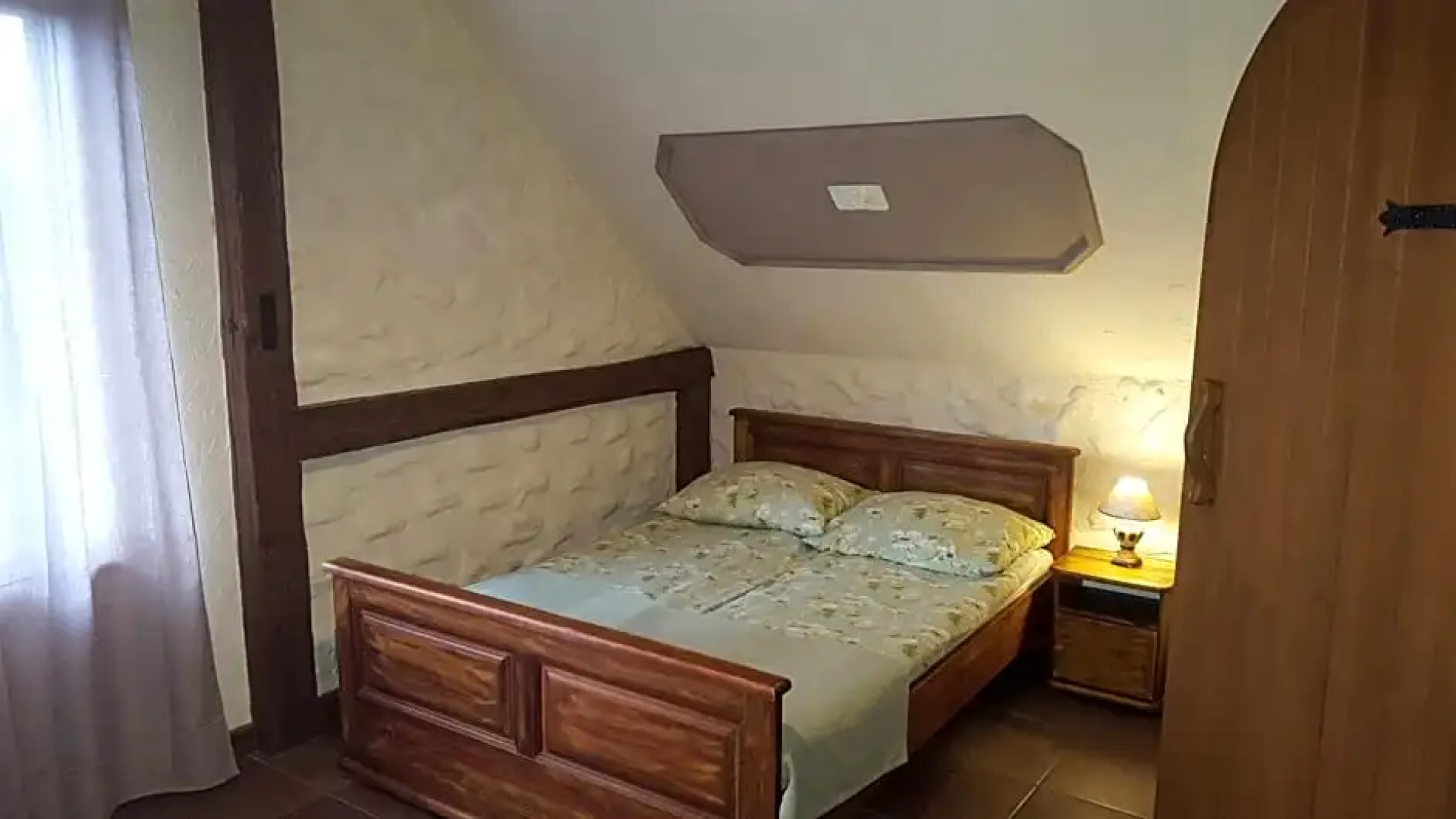 Pokoje i domki Saraceńska Chata