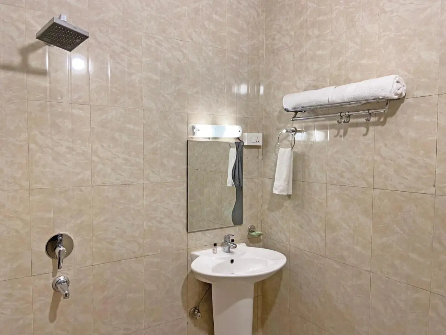 Hotel Nirvana Palace