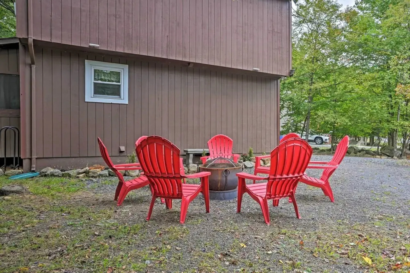 15 Mi to Camelback Ski Resort: Home w/ Deck!