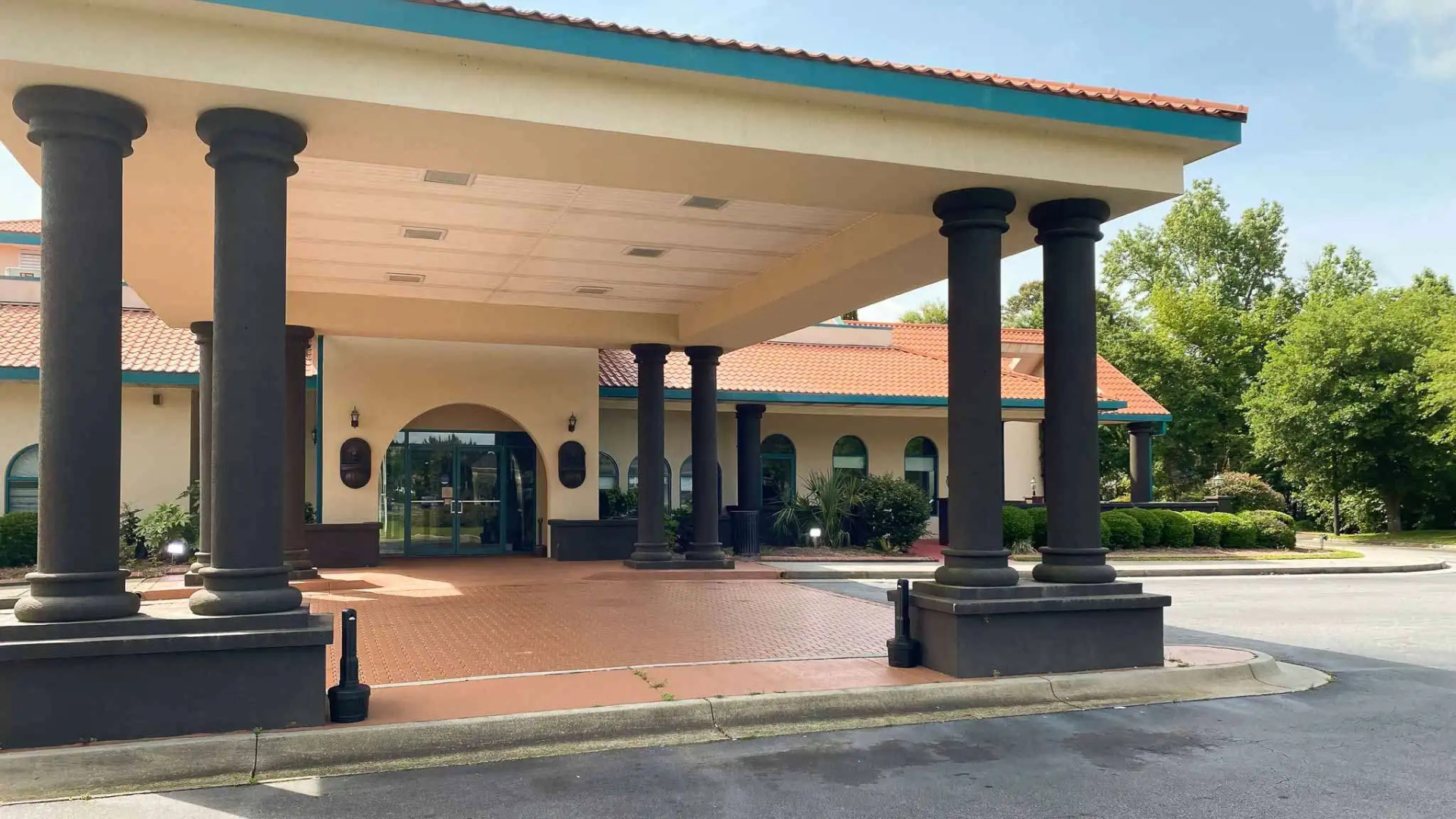 Motel 6 Savannah, GA- Gateway & I-95