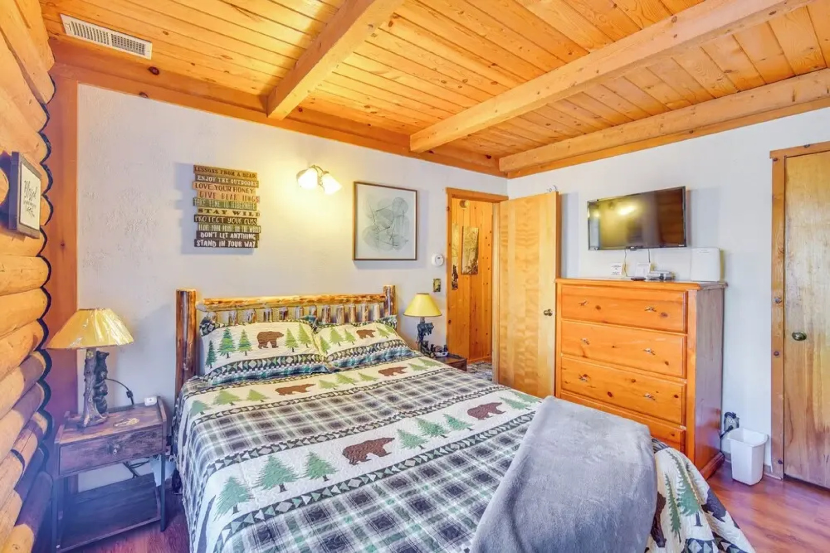 Crestline Area Vacation Rental Cabin w/ Decks!