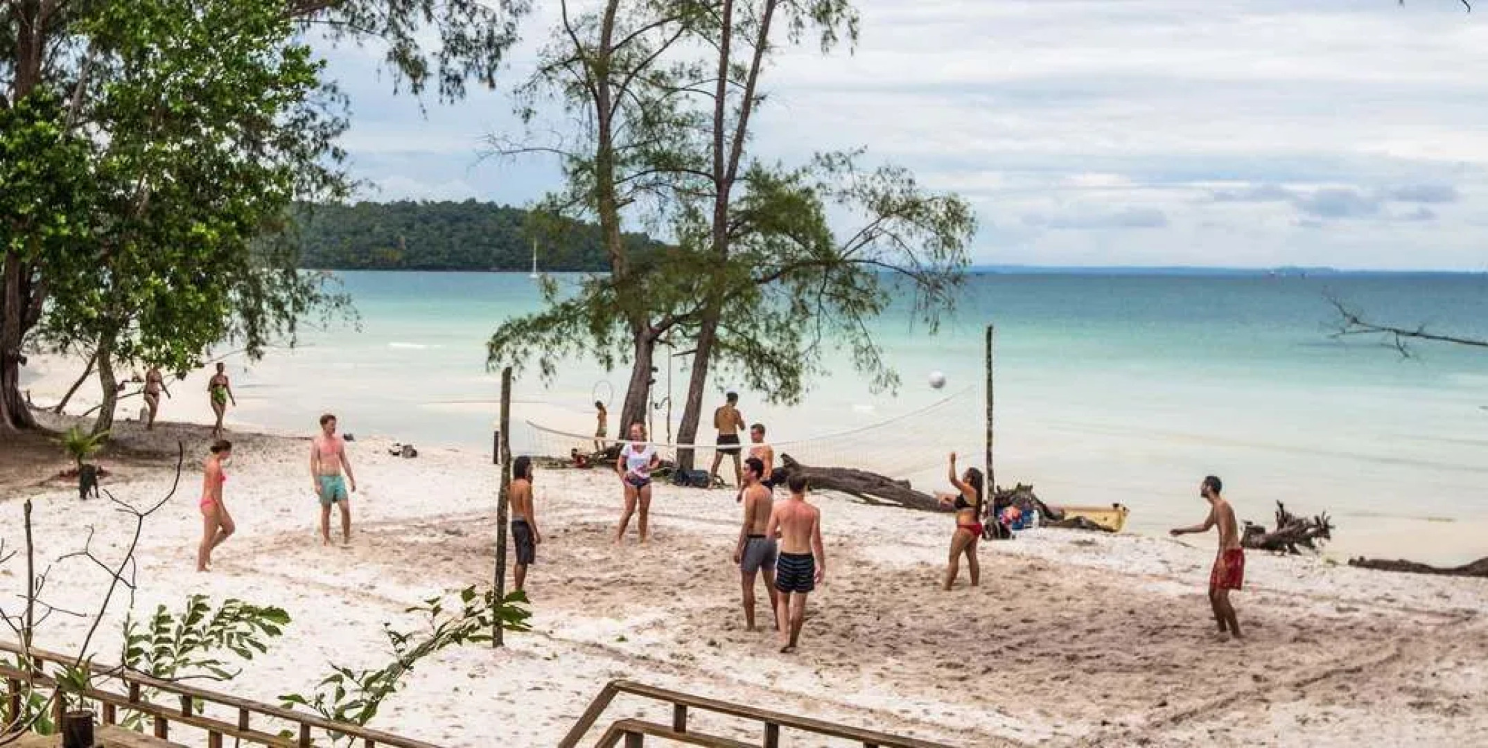 Nest Beach Club - Hostel