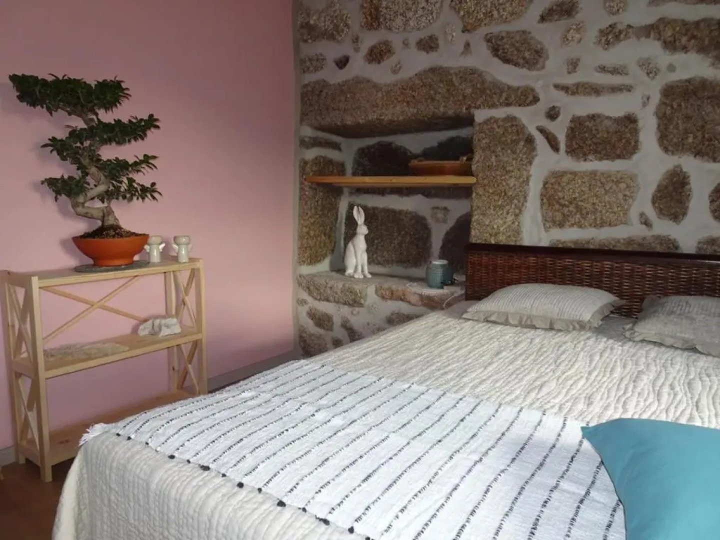 A Casa Com 2 Pereiras