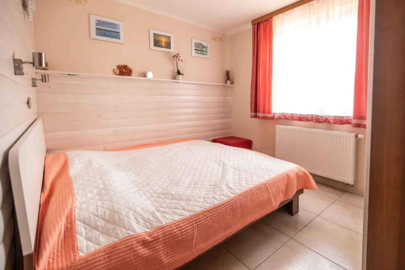 Holiday Home Razglednik