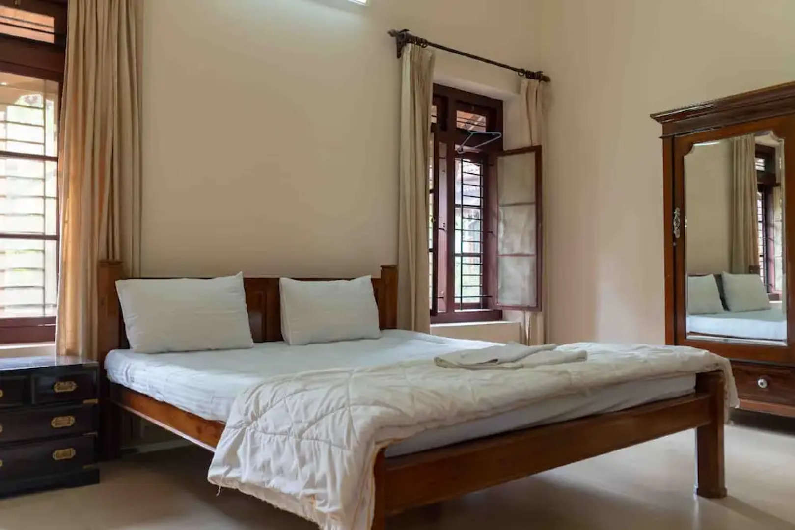 Crystal Homestay by Vista Rooms