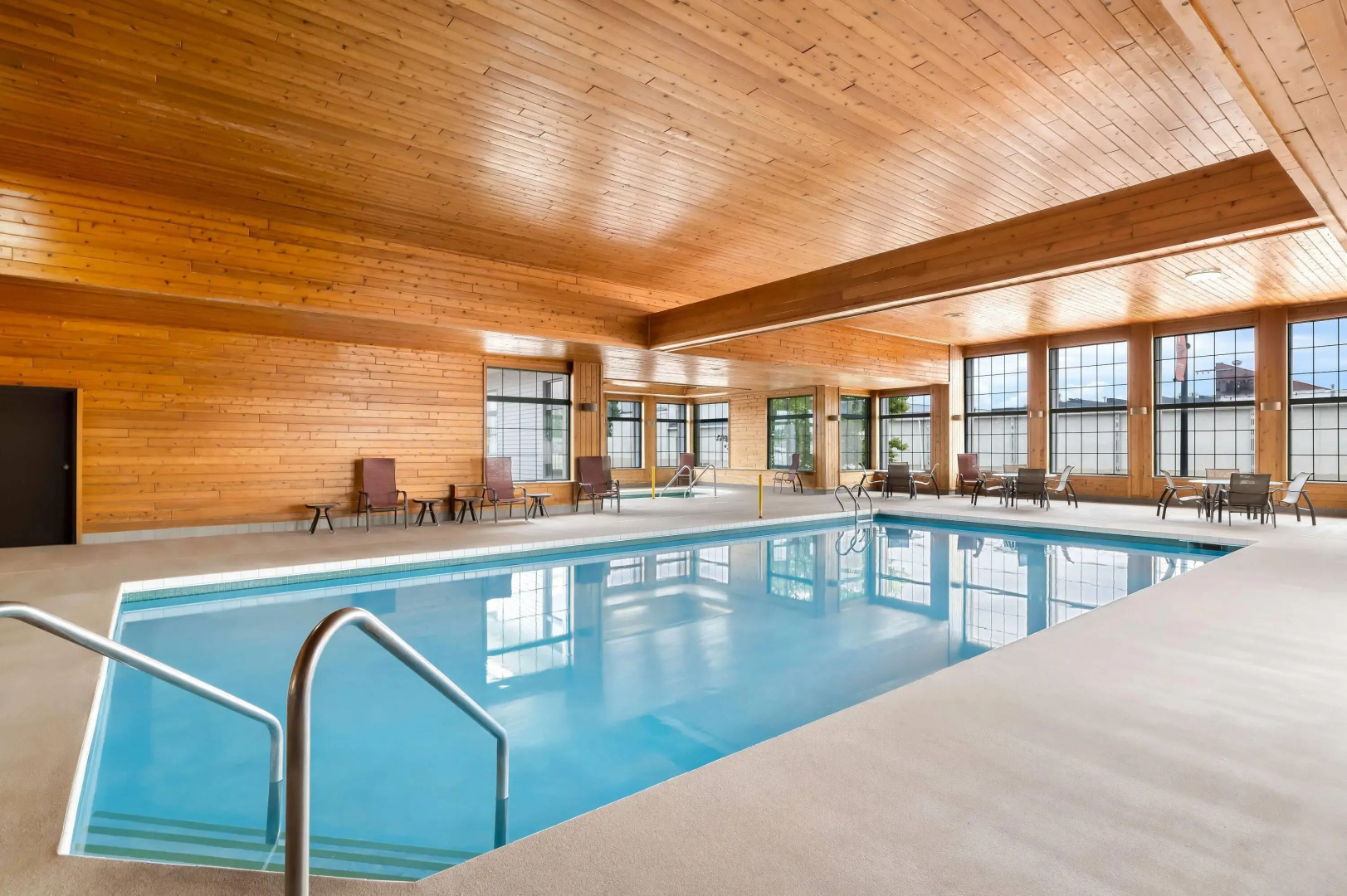 Super 8 by Wyndham La Crosse