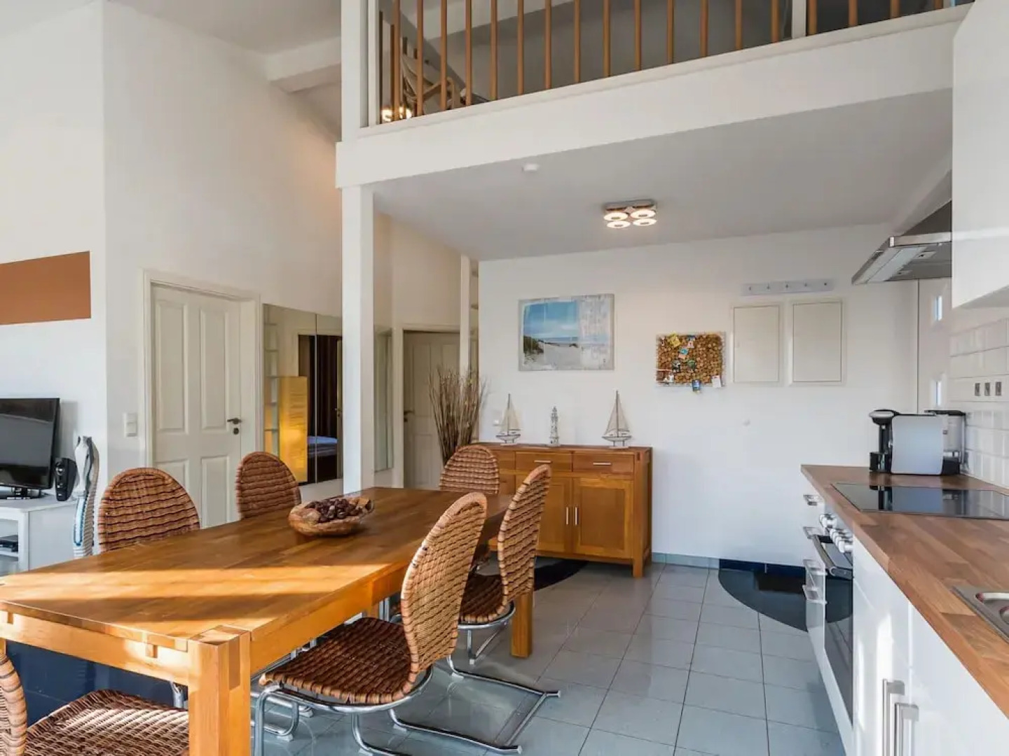 Seahorse Modern Retreat