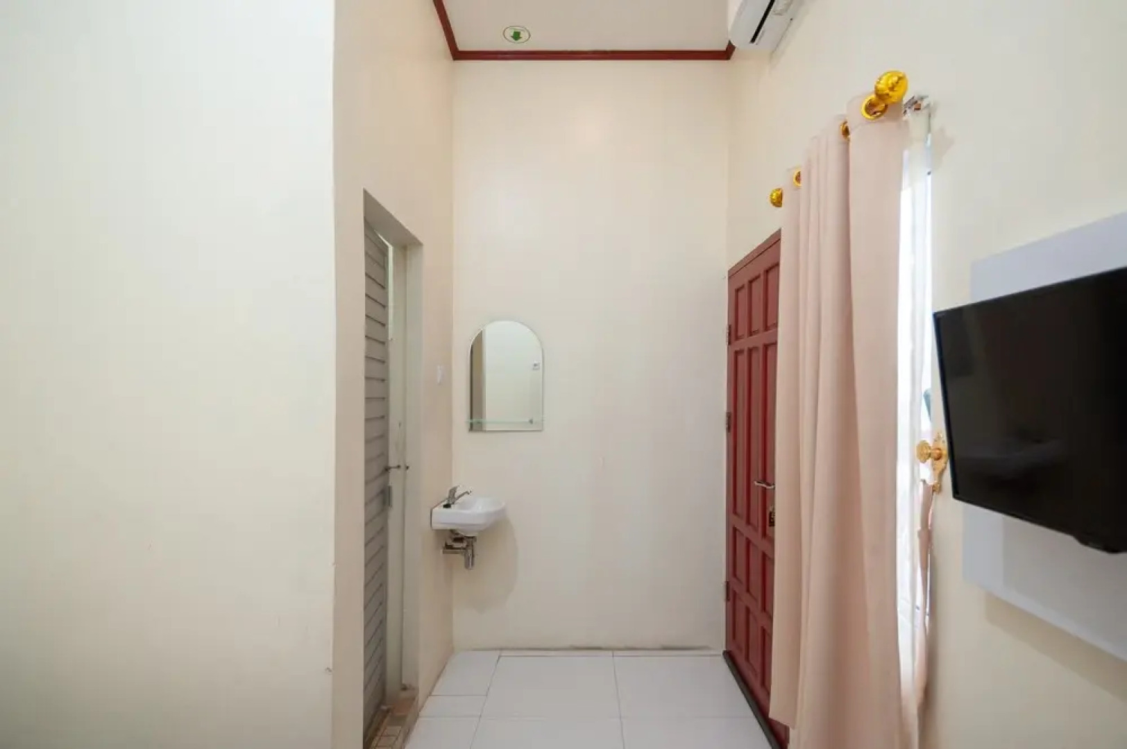 RedDoorz Syariah Near RS Tentara Solok