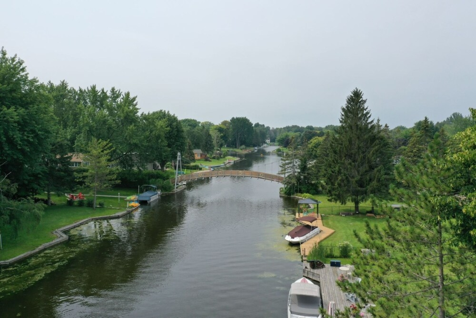 Waterfront Cottage 4 BD by GLOBALSTAY