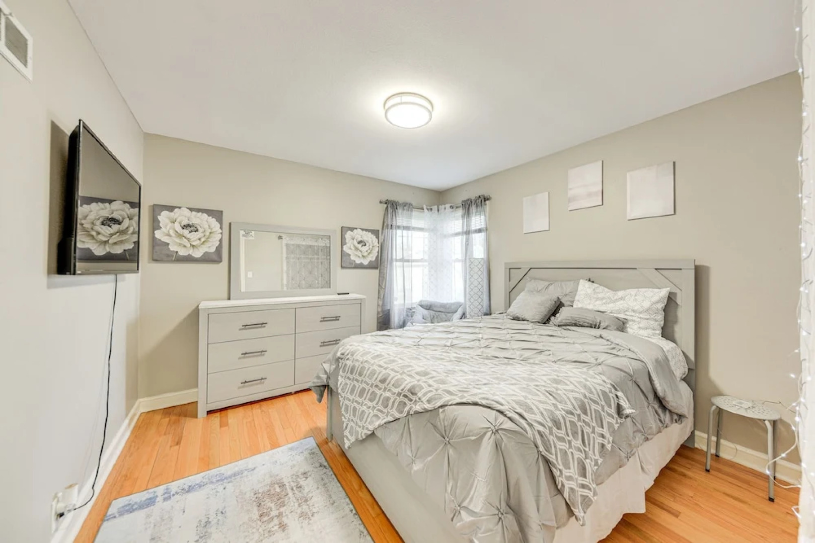 Milwaukee Vacation Rental ~ 7 Mi to Lake Michigan