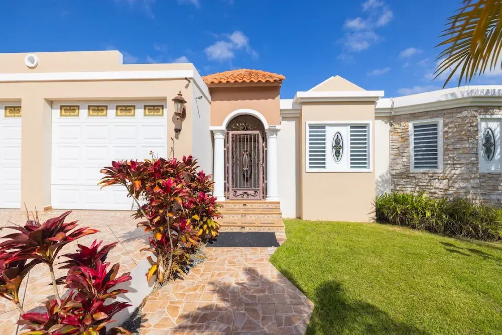 Big vacational house in Isabela