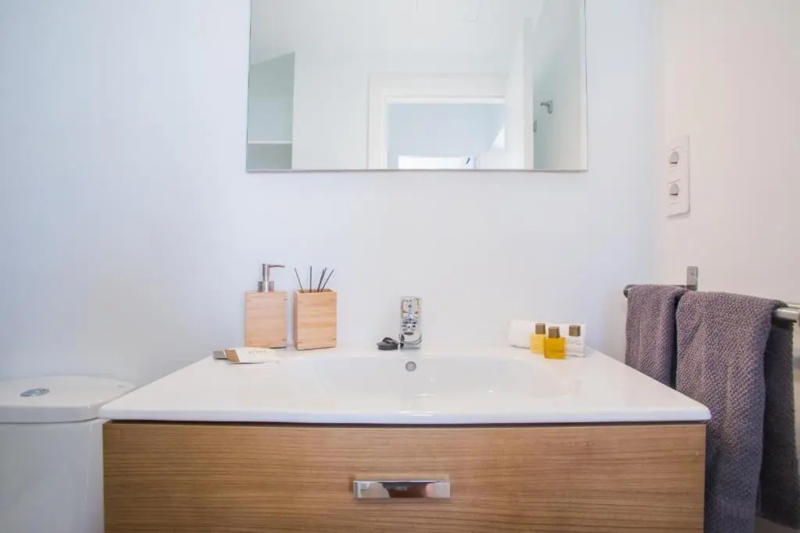 Flower Beach Suite 16