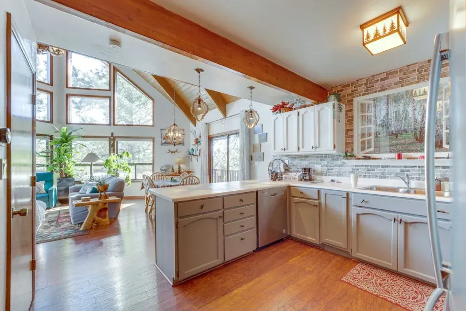 Deck & Scenic Views: Munds Park Cabin!