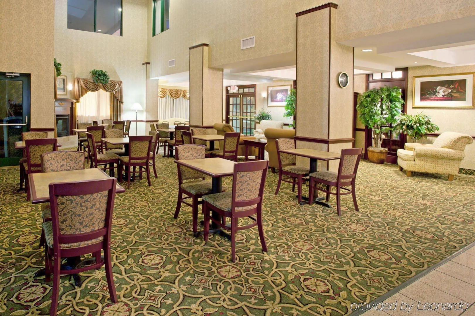 Holiday Inn Express & Suites North Lima by IHG