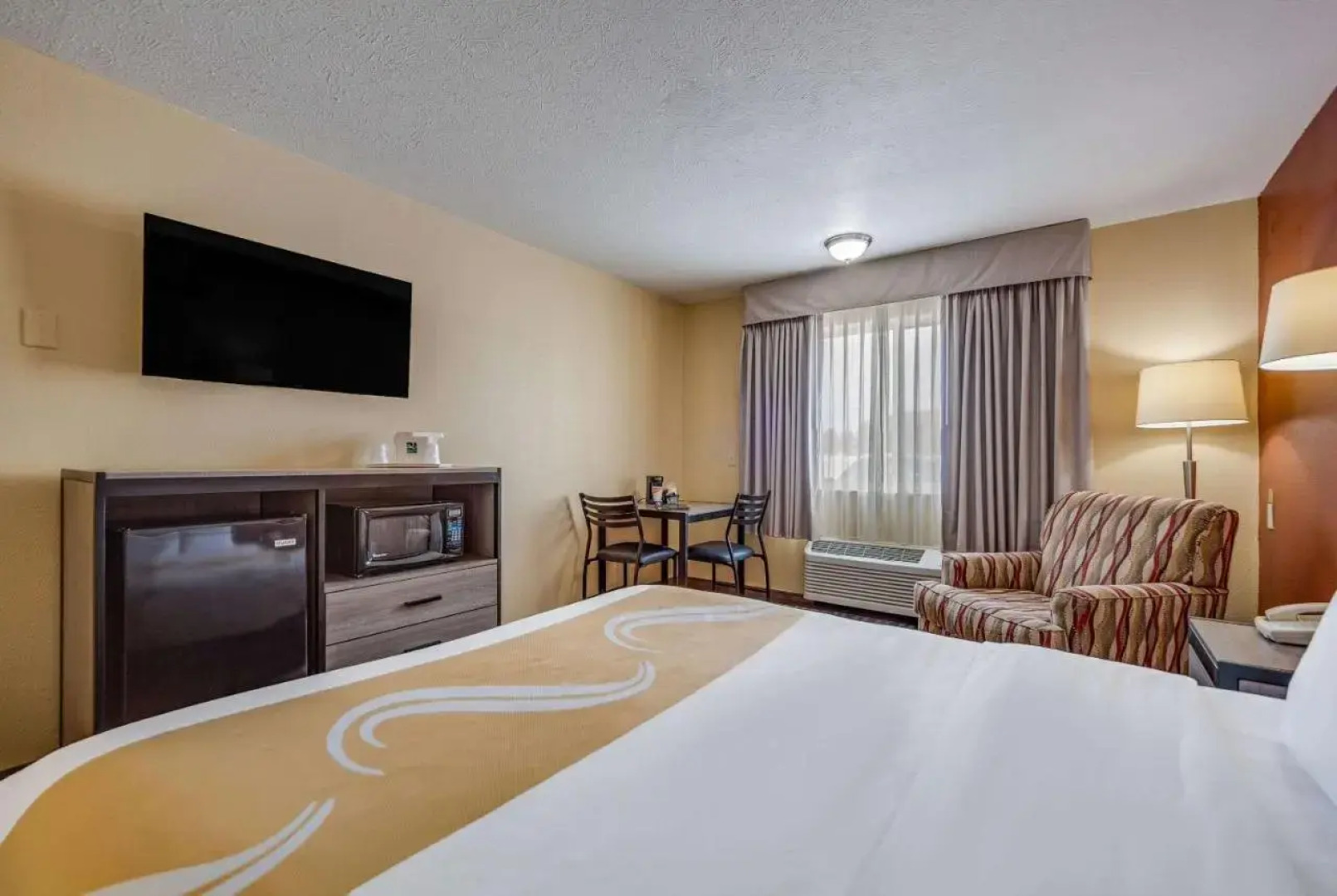 Best Western North Shore Lodge