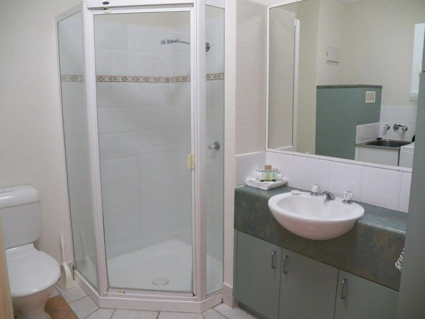 Palm Cove Tropic Apartments