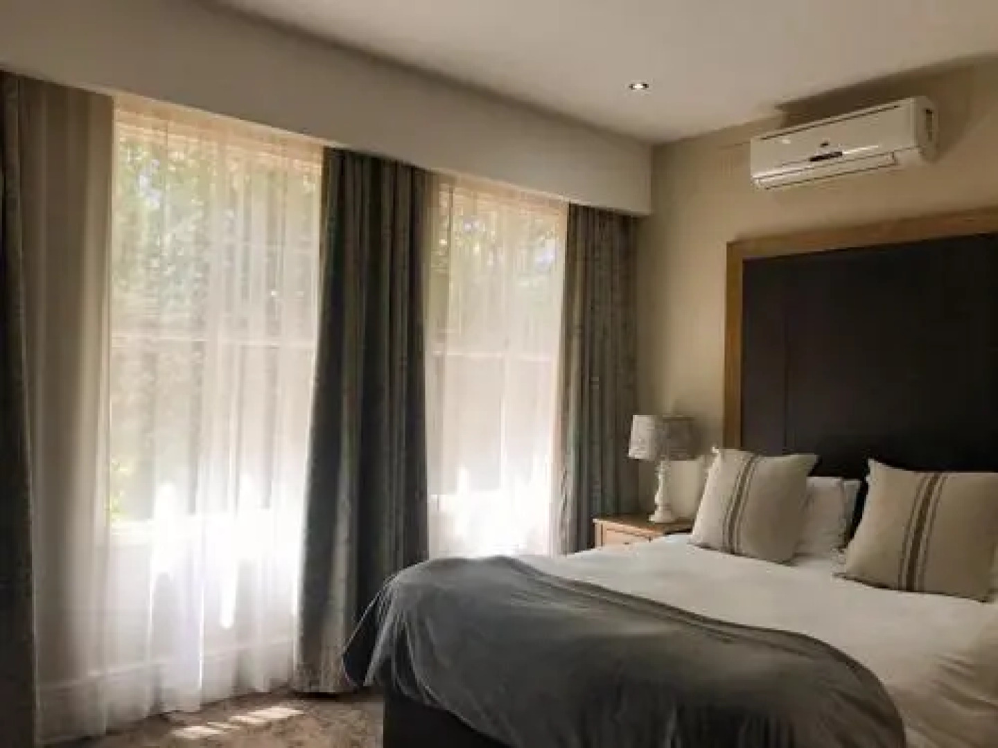 10 on Milner Guesthouse