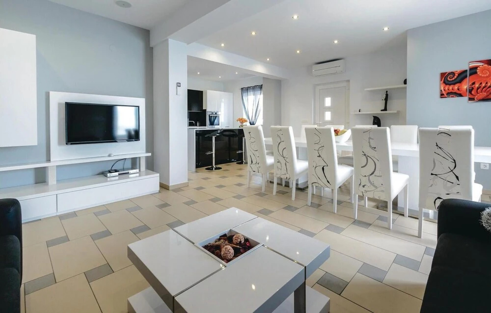 Nice Home in Sreser with Hot Tub, Sauna & WiFi