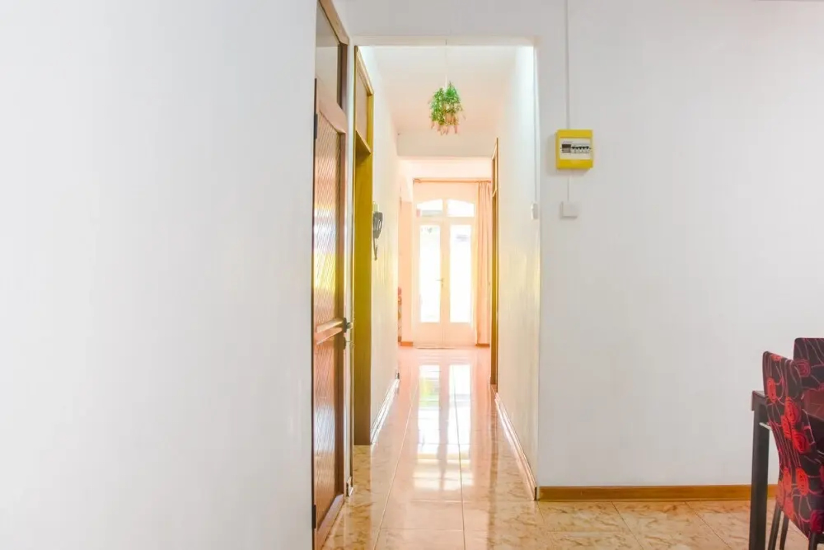 Charming 2-bed House in Chemin Grenier