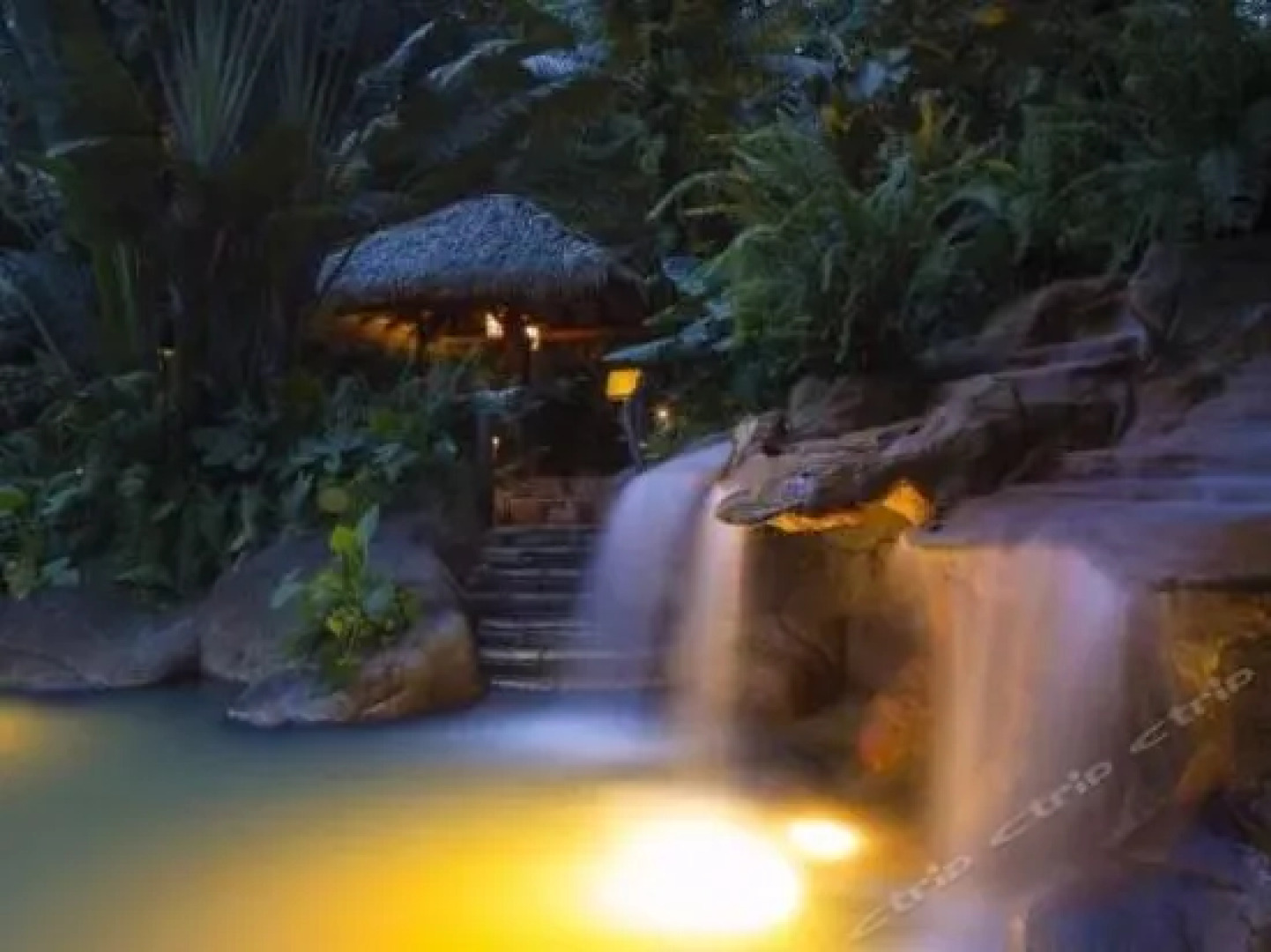 New Metropolis Hotel