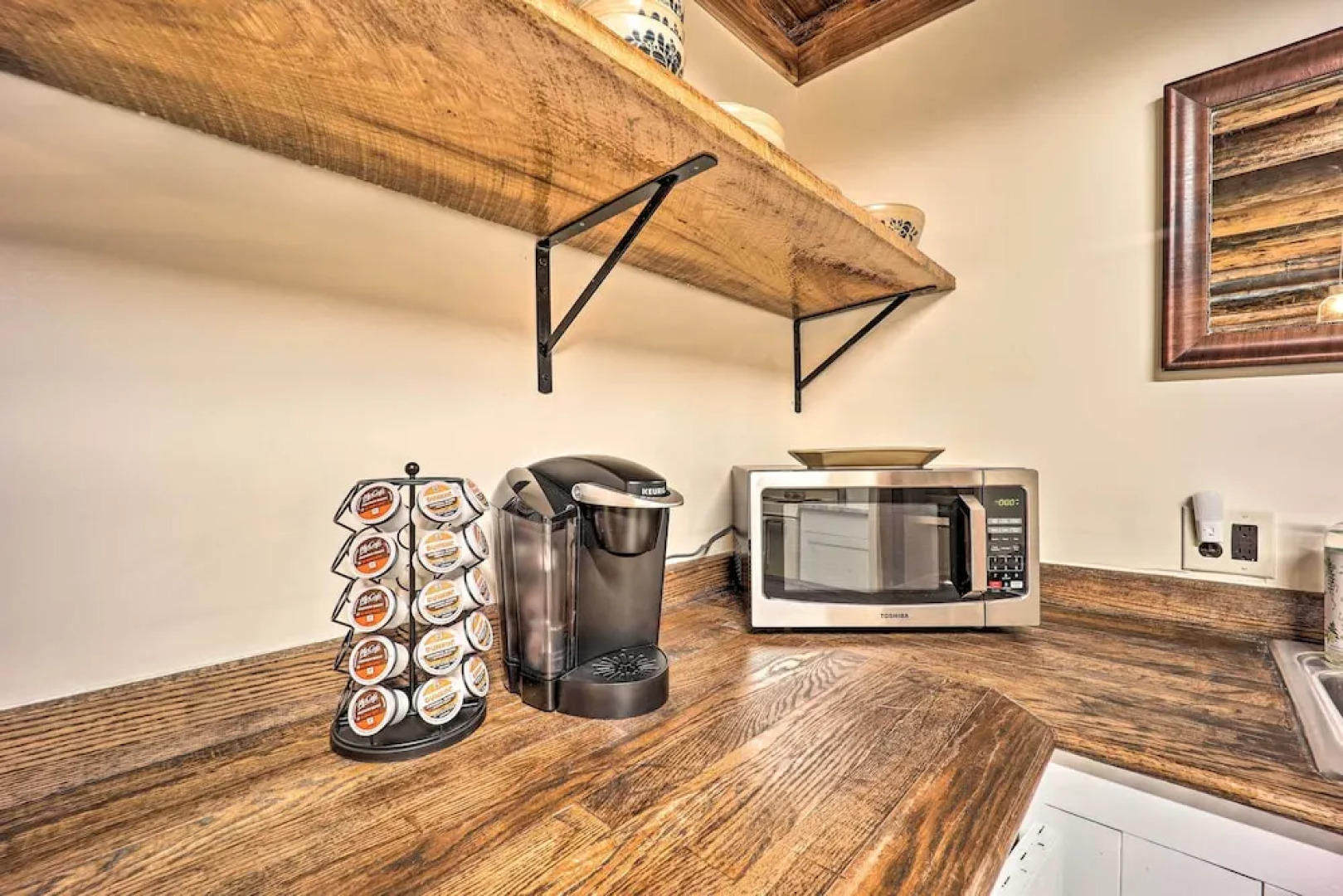 Relaxing Retreat w/ Private Dock on Claytor Lake!